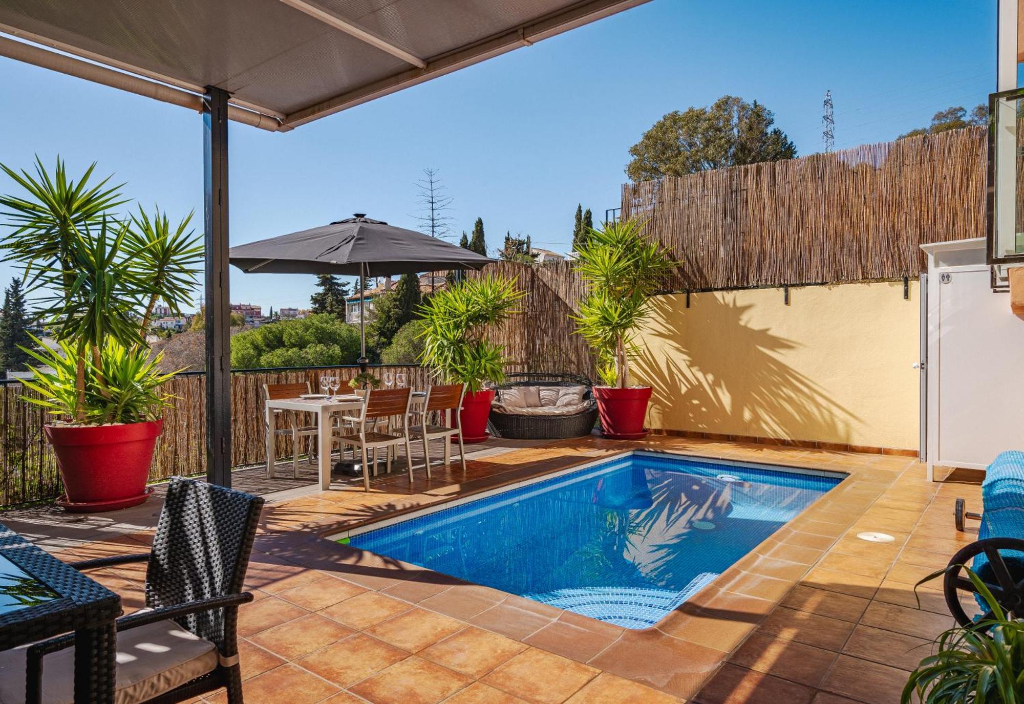 Private Luxurious Hillside Villa With Pool & Sea Views For 8 To 10 Ppl فوينخيرولا المظهر الخارجي الصورة