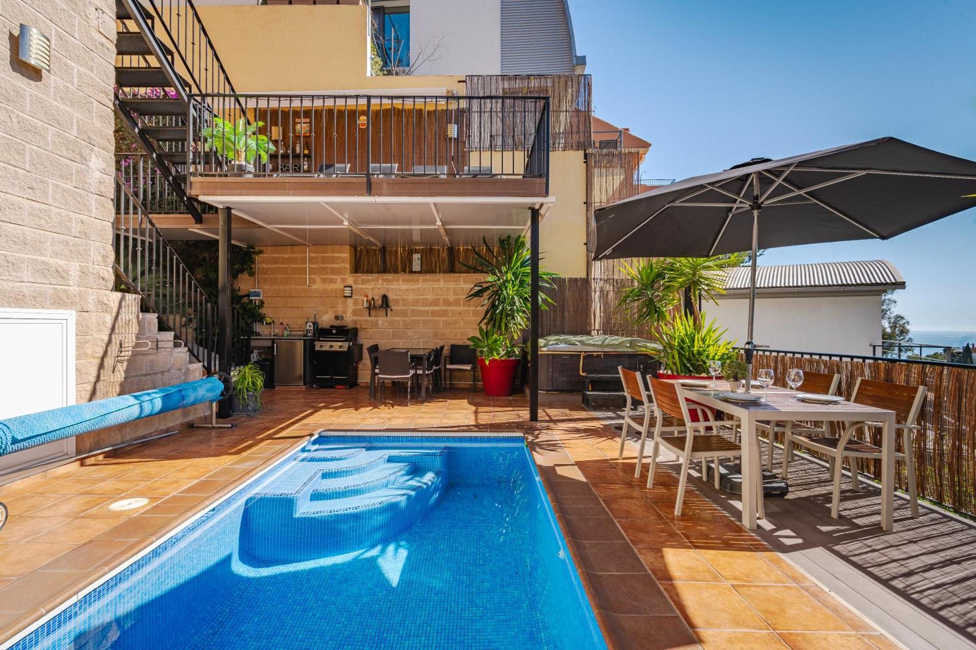 Private Luxurious Hillside Villa With Pool & Sea Views For 8 To 10 Ppl فوينخيرولا المظهر الخارجي الصورة