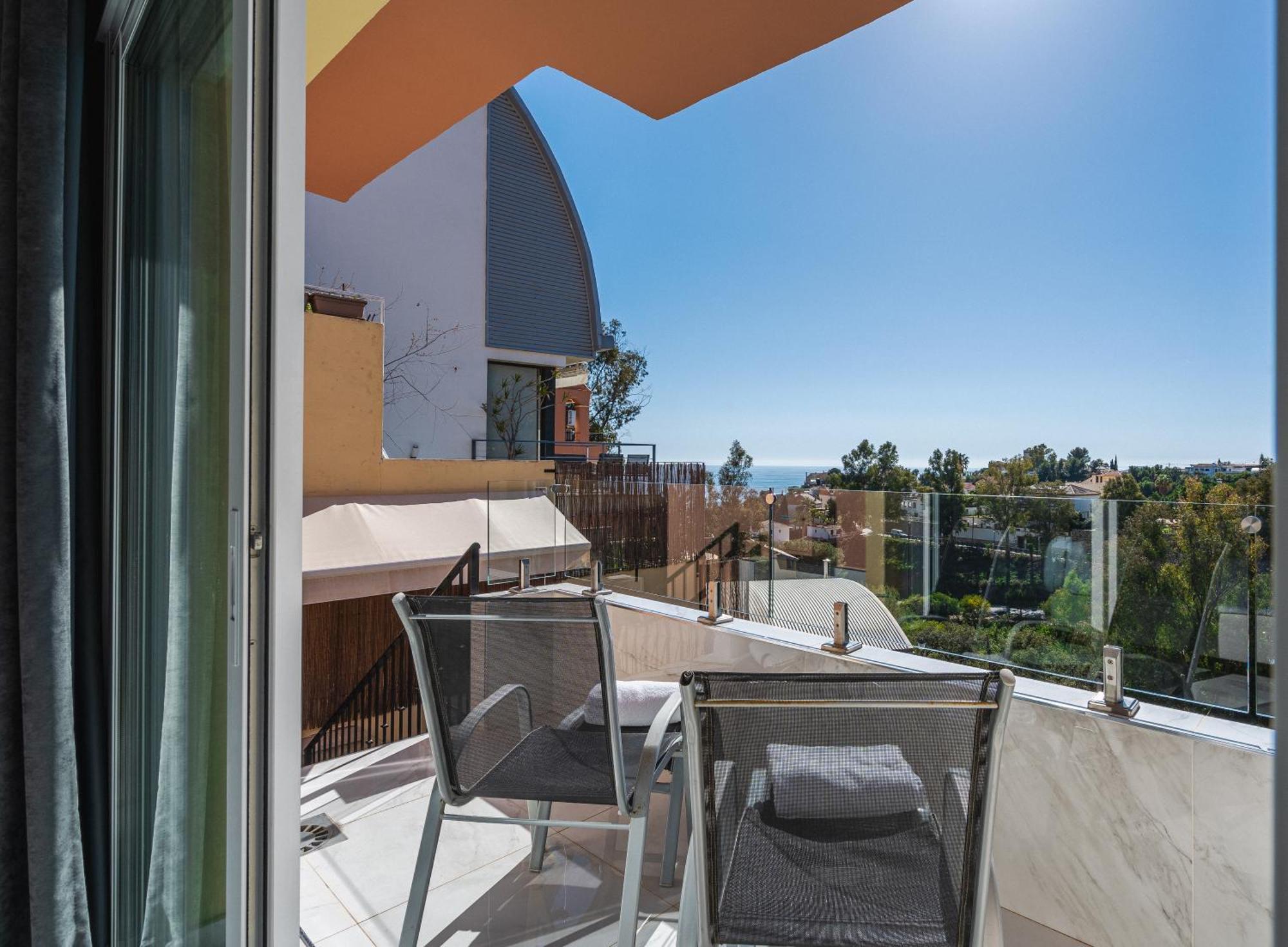 Private Luxurious Hillside Villa With Pool & Sea Views For 8 To 10 Ppl فوينخيرولا المظهر الخارجي الصورة