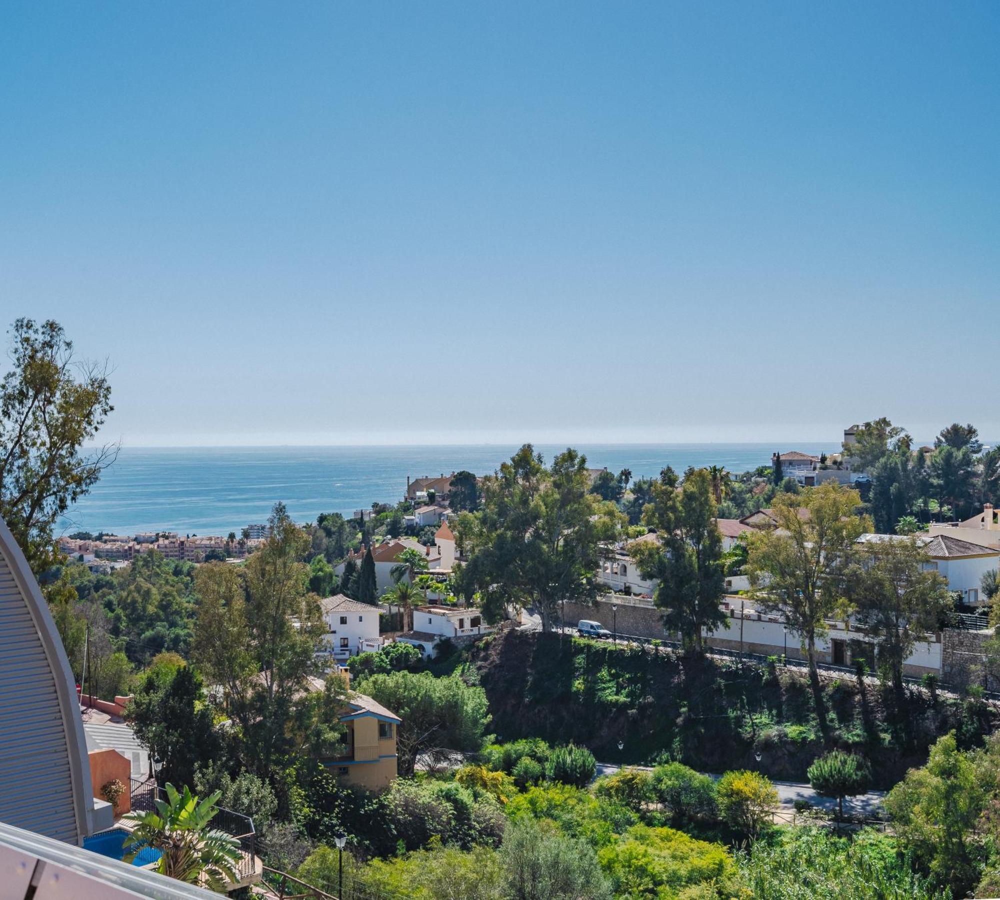 Private Luxurious Hillside Villa With Pool & Sea Views For 8 To 10 Ppl فوينخيرولا المظهر الخارجي الصورة